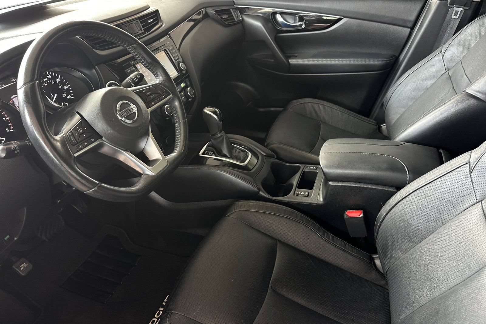 Used 2017 Nissan Rogue Sport SL FWD image 9