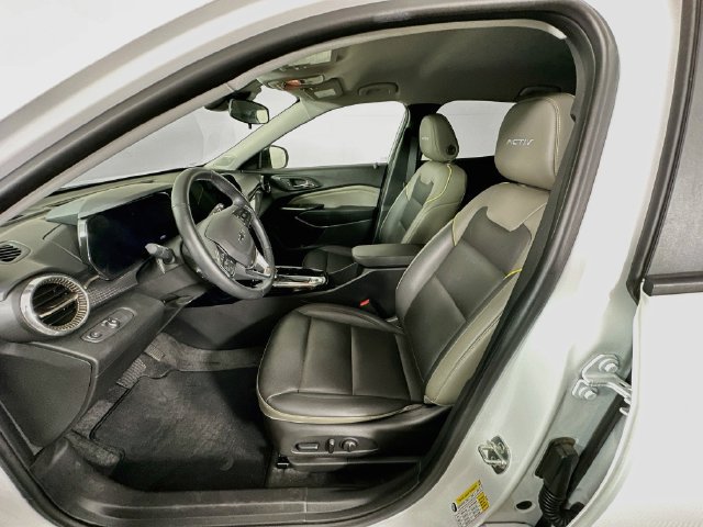 Used 2025 Chevrolet Trax ACTIV w/ Driver Confidence Package FWD image 27