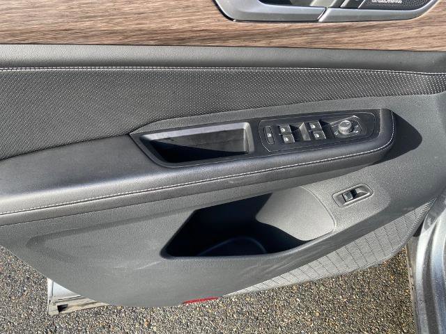 Used 2024 Volkswagen Atlas SEL Premium R-Line image 16