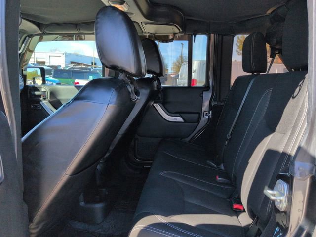 Used 2018 Jeep Wrangler Unlimited Sahara w/ Connectivity Group image 14