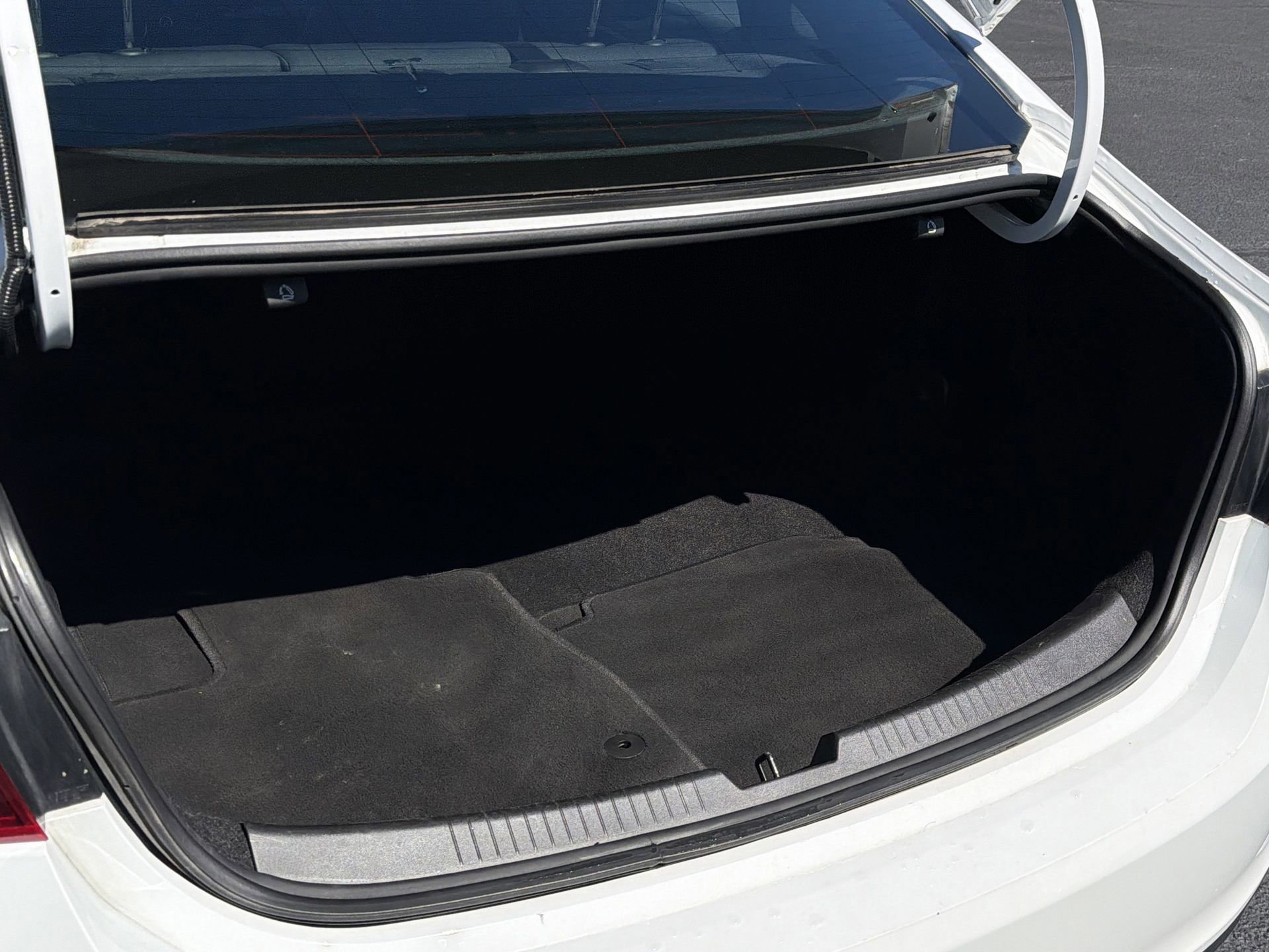 Used 2023 Chevrolet Malibu LT image 32