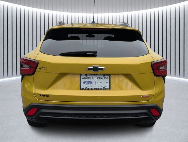 Used 2024 Chevrolet Trax RS w/ Sunroof Package image 3