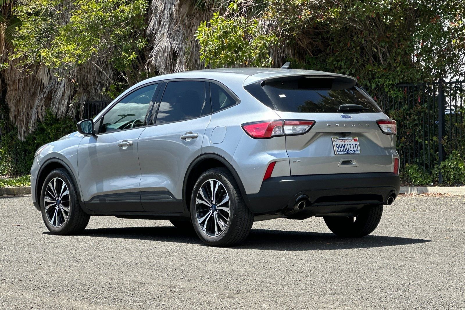 Certified 2022 Ford Escape SE w/ SE Sport Appearance Package FWD image 5