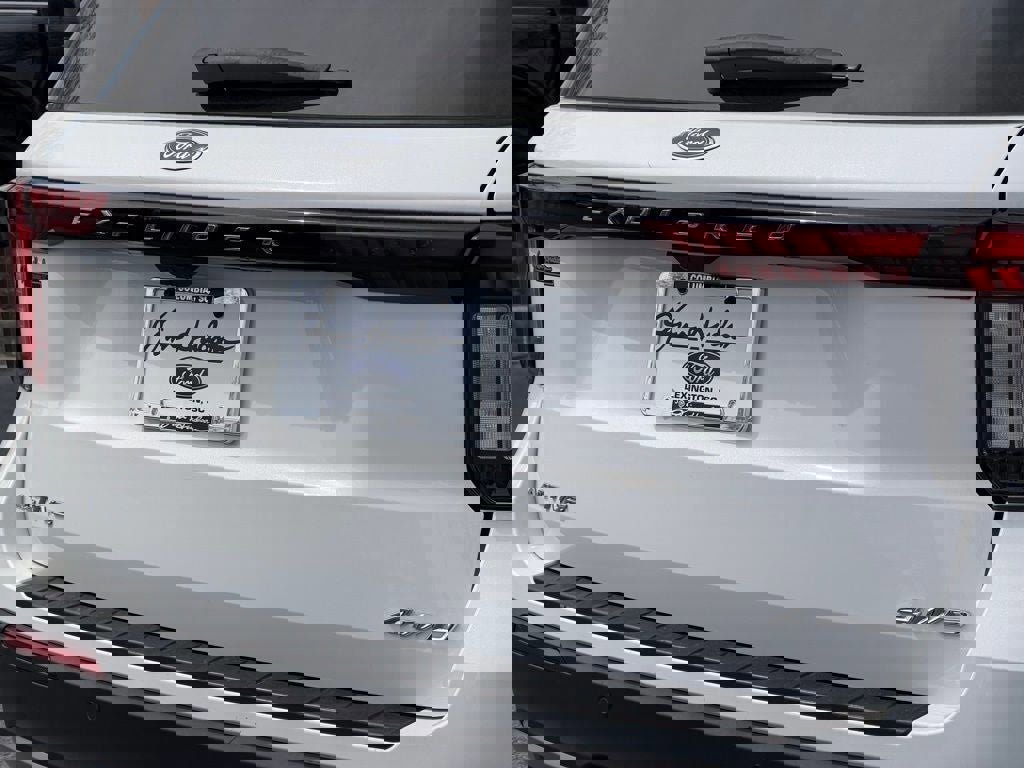 Certified 2025 Ford Explorer Active w/ Active Comfort Package image 5