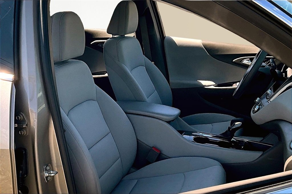 Used 2022 Chevrolet Malibu LS w/ Driver Confidence Package II image 7