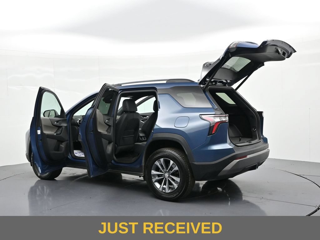 Used 2025 Chevrolet Equinox LT w/ Convenience Package II FWD image 31