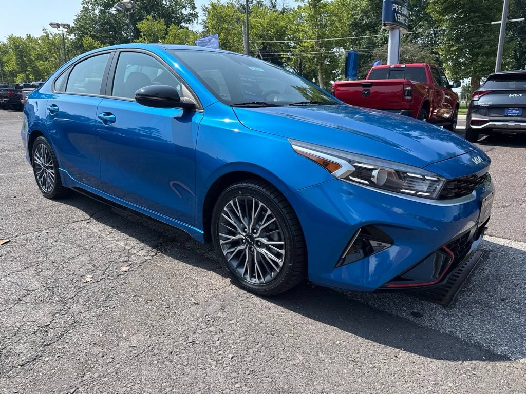 Used 2023 Kia Forte GT-Line w/ GT-Line Premium Package FWD image 3