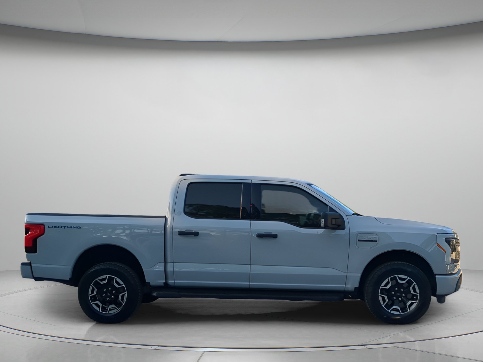 Certified 2023 Ford F150 Lightning XLT AWD/4WD image 39