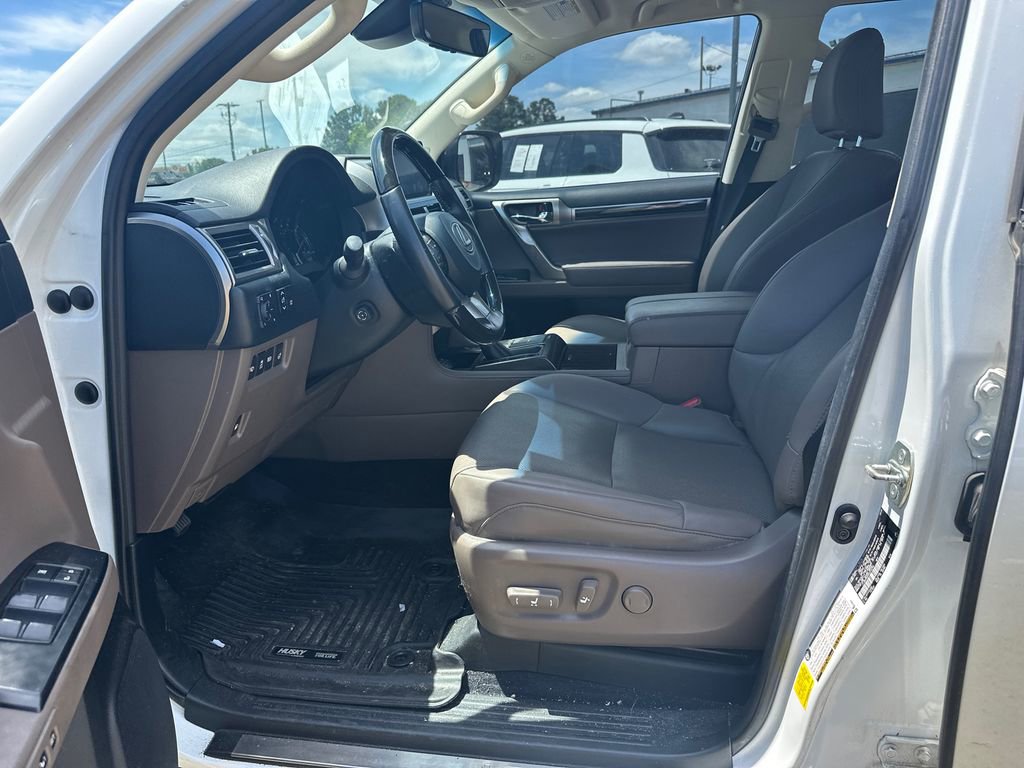 Used 2022 Lexus GX 460 Premium w/ Premium Package AWD/4WD image 9