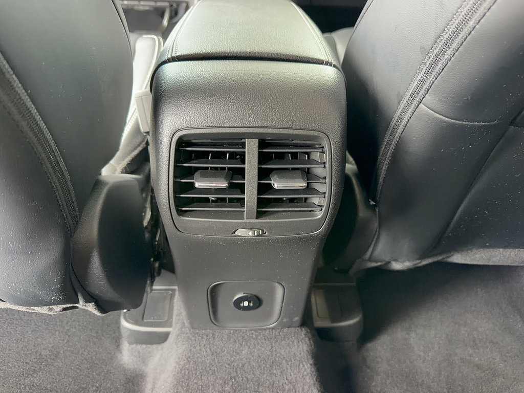 Certified 2024 Ford Escape Platinum AWD/4WD image 30