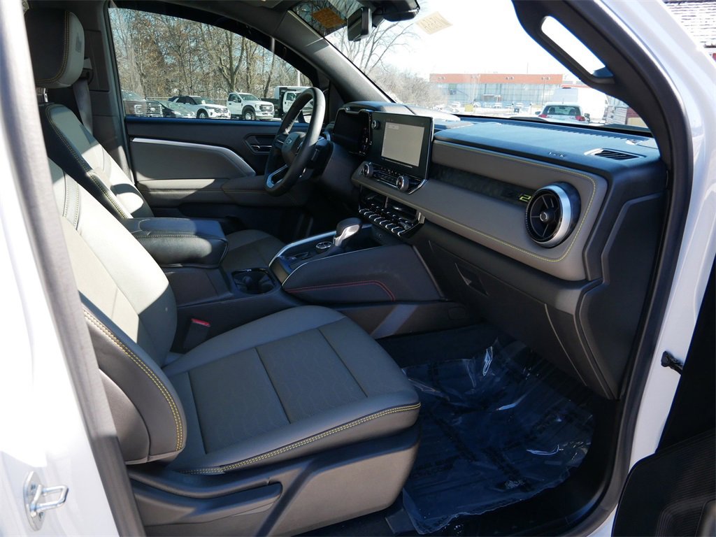 Used 2024 Chevrolet Colorado ZR2 w/ ZR2 Bison Edition image 8