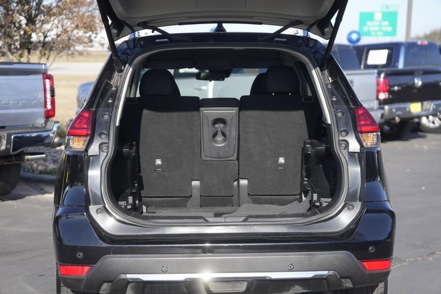 Used 2019 Nissan Rogue SV image 30