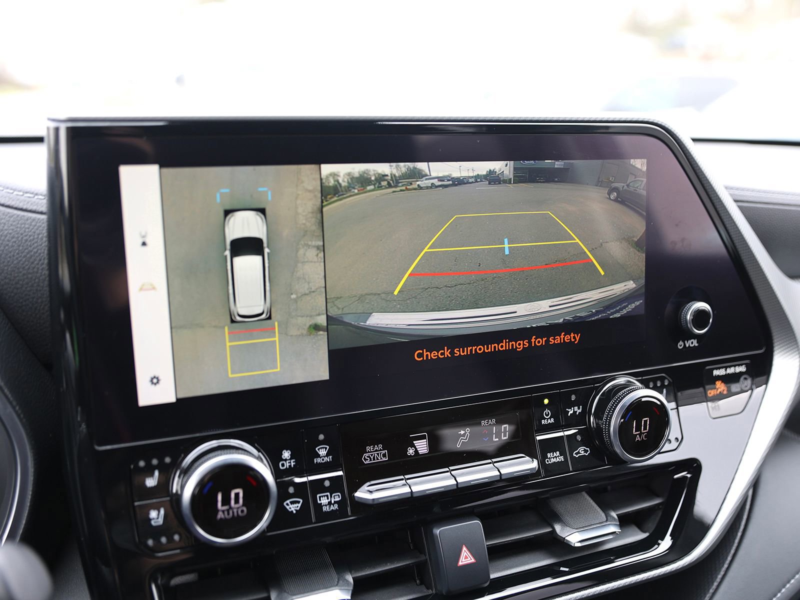 Used 2023 Toyota Highlander Platinum AWD/4WD image 28