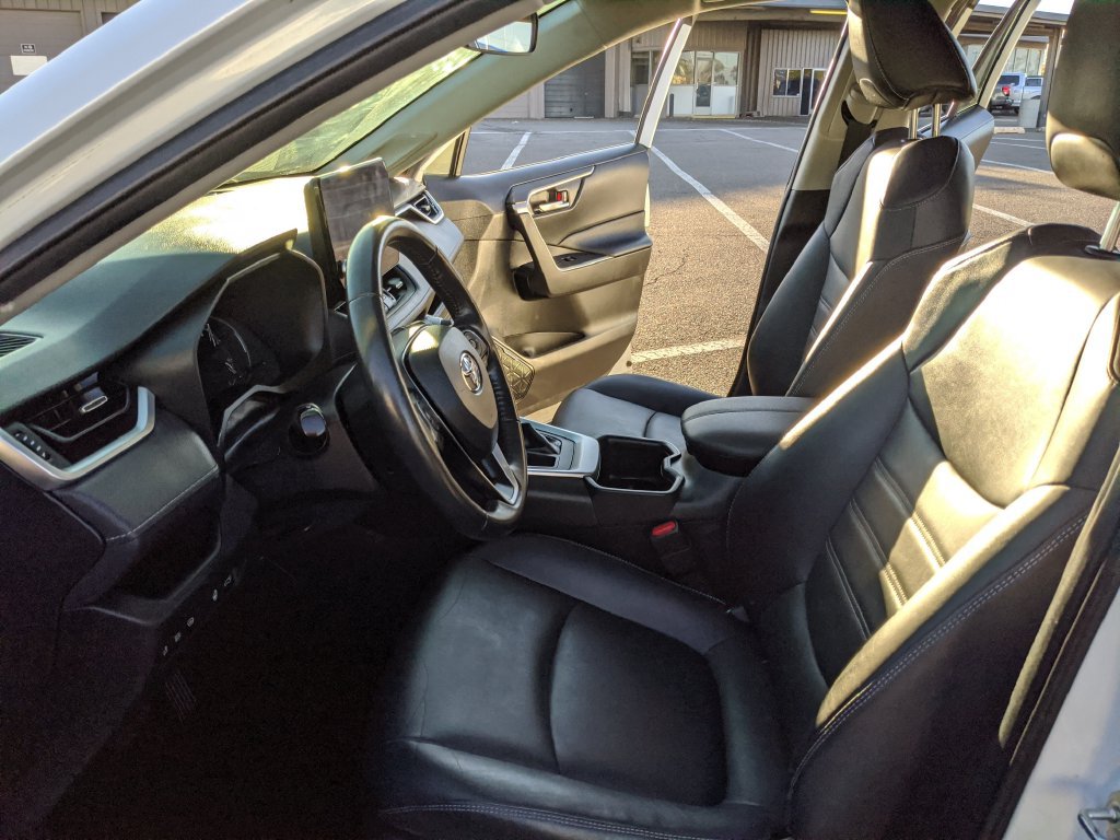 Used 2023 Toyota RAV4 XLE Premium AWD/4WD image 15