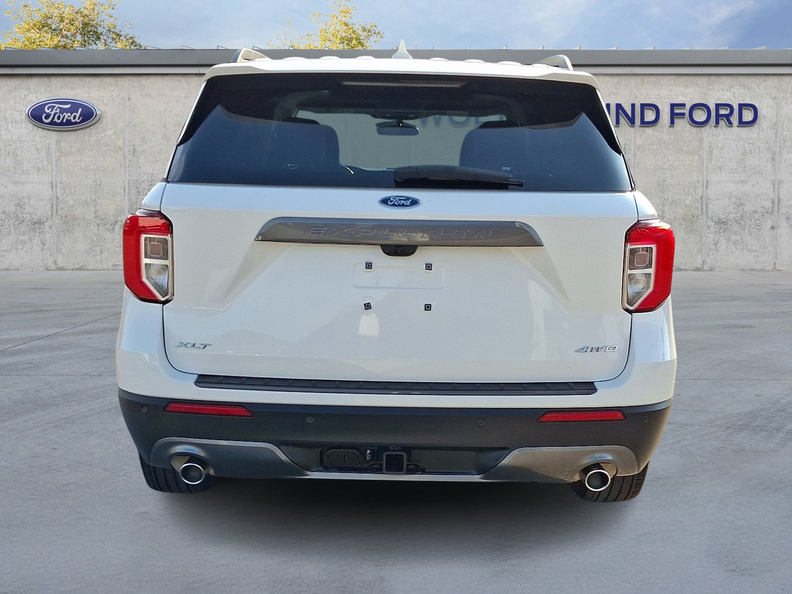 Certified 2024 Ford Explorer XLT w/ Equipment Group 202A AWD/4WD image 5