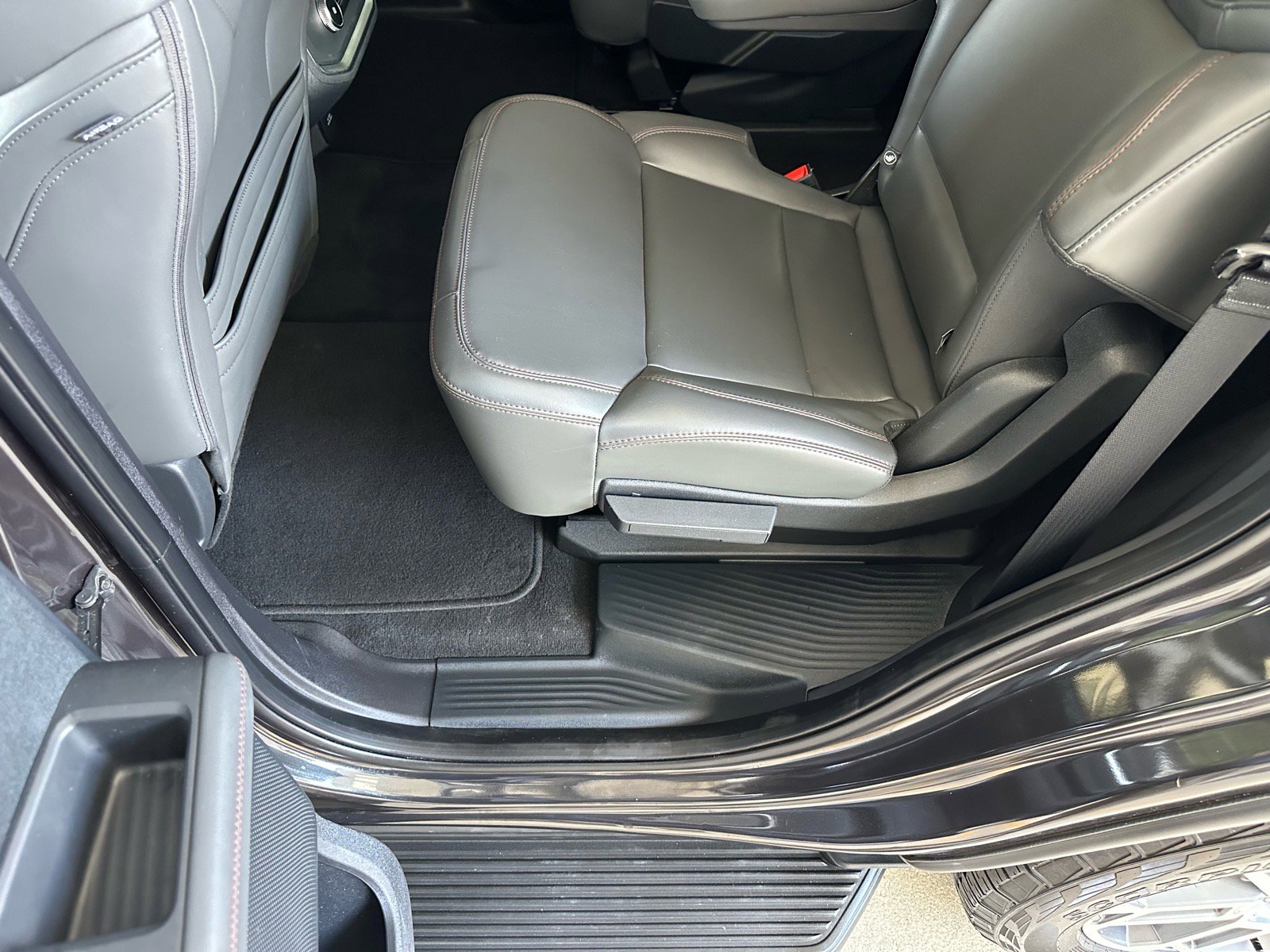 Certified 2025 Ford Expedition Active AWD/4WD image 25
