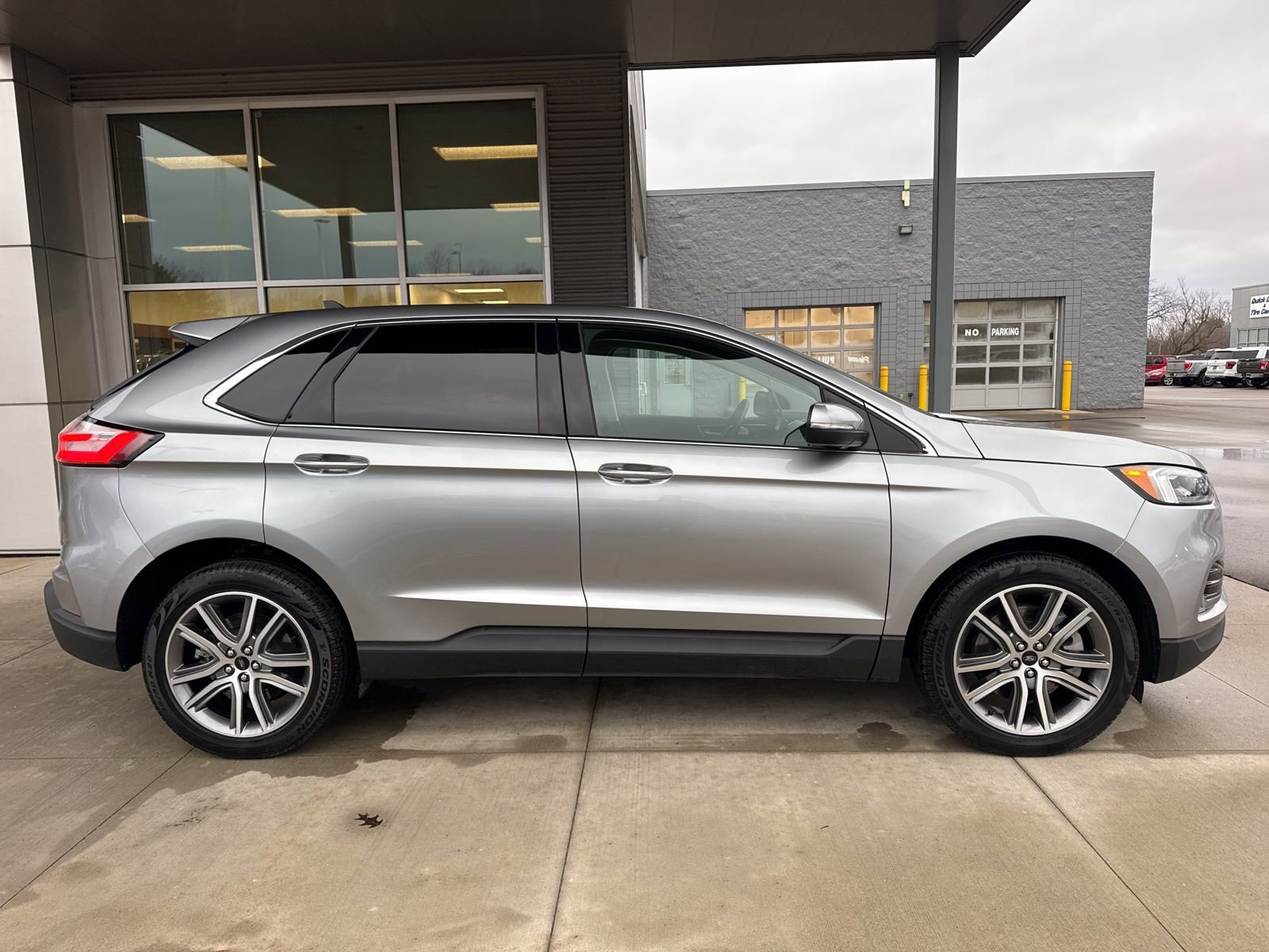 Certified 2024 Ford Edge Titanium w/ Equipment Group 301A image 2