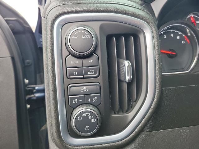 Used 2021 Chevrolet Silverado 1500 LT image 18