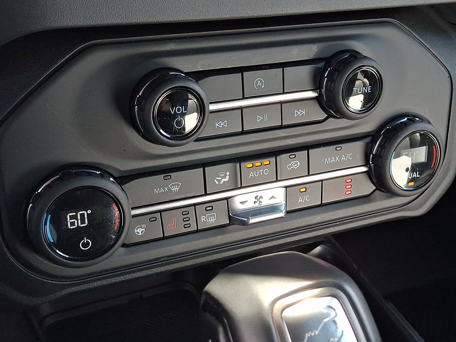 Certified 2025 Ford Bronco Outer Banks AWD/4WD image 16