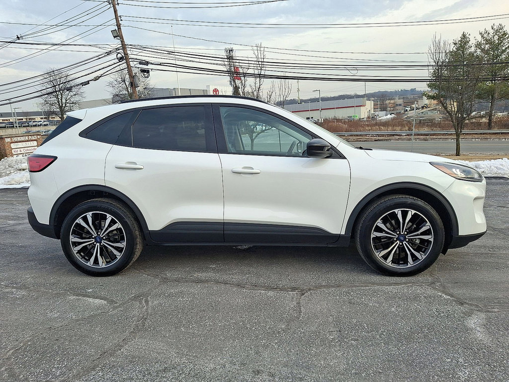 Certified 2022 Ford Escape SEL w/ SEL Stealth AWD Package image 11