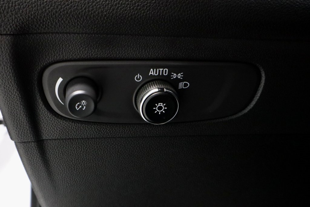 Used 2023 Buick Envision Essence w/ Sport Touring Package image 27