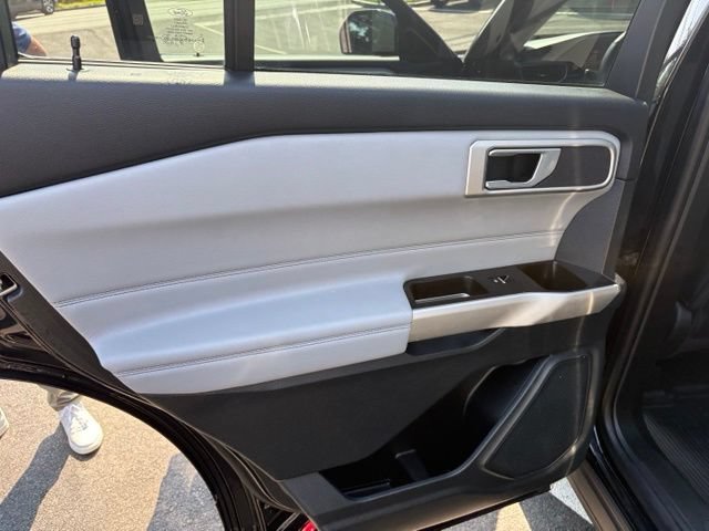 Certified 2023 Ford Explorer XLT w/ Equipment Group 202A AWD/4WD image 25