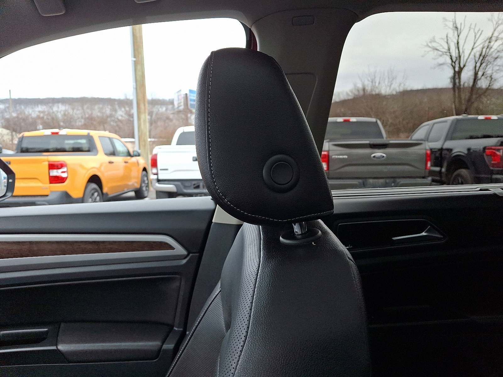 Used 2018 Volkswagen Atlas SEL Premium image 17