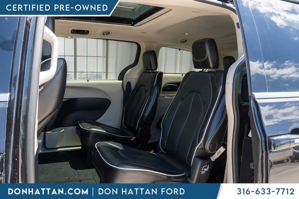 Used 2023 Chrysler Pacifica Limited FWD image 18