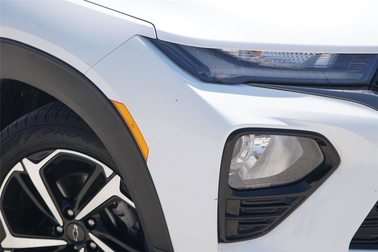 Used 2021 Chevrolet TrailBlazer RS w/ Technology Package FWD image 3