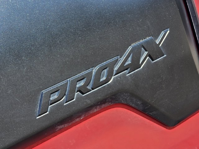 Used 2021 Nissan Titan PRO-4X w/ Pro-4x Convenience Package AWD/4WD image 18