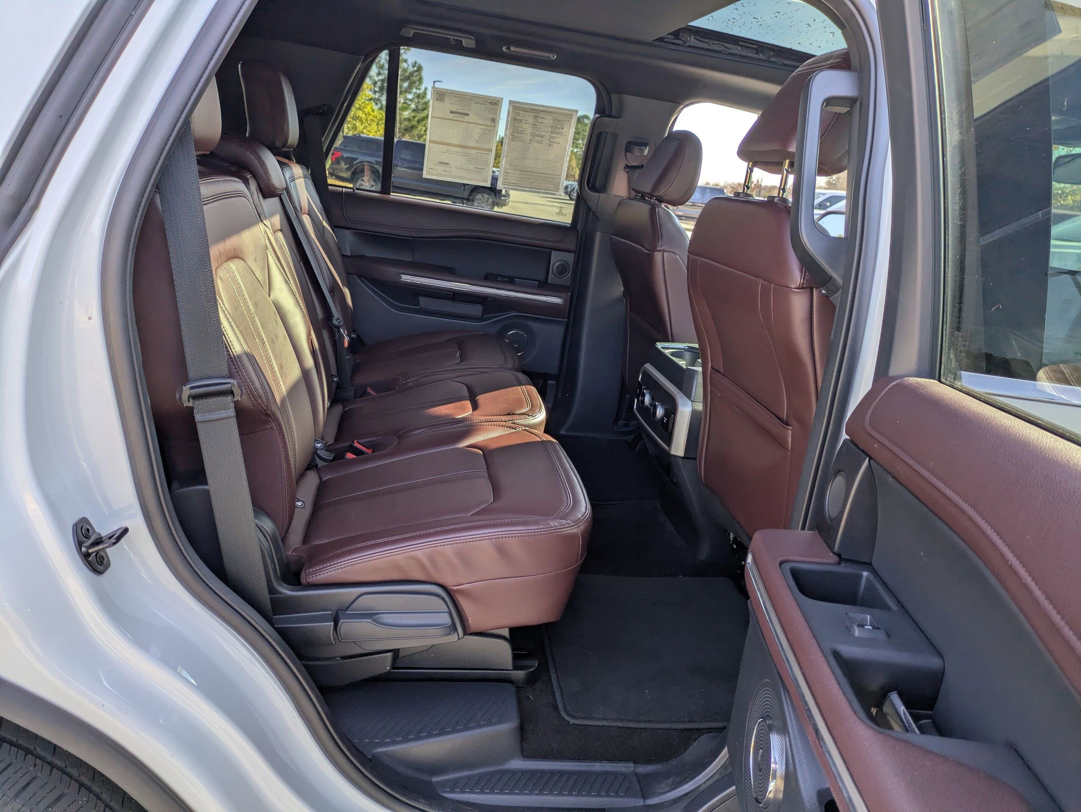 Certified 2022 Ford Expedition Limited image 37