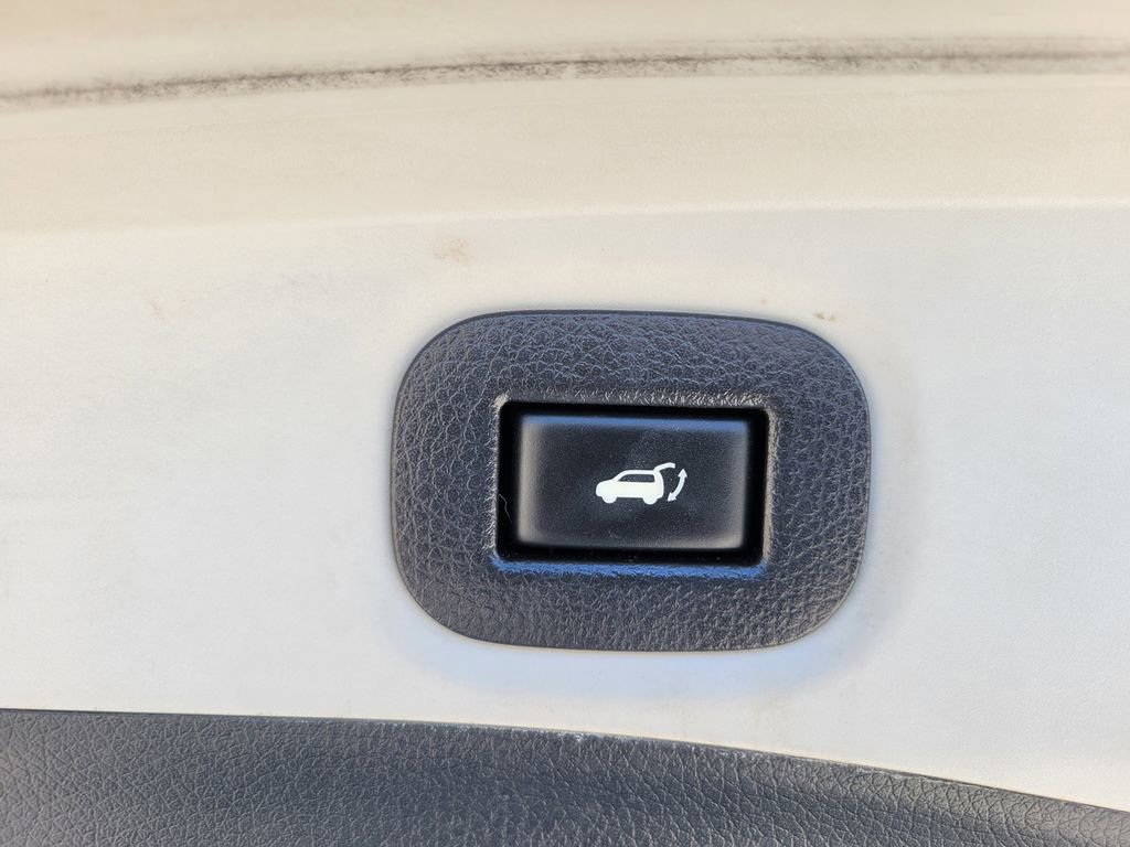 Used 2018 Nissan Rogue SV w/ Premium Package FWD image 36