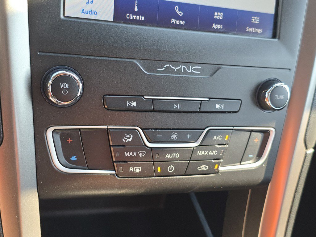 Certified 2020 Ford Fusion SE FWD image 27