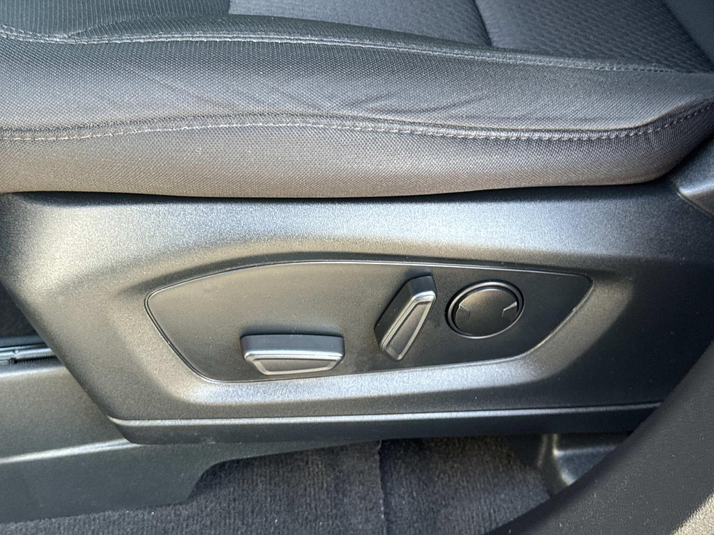 Certified 2023 Ford Explorer XLT RWD image 20