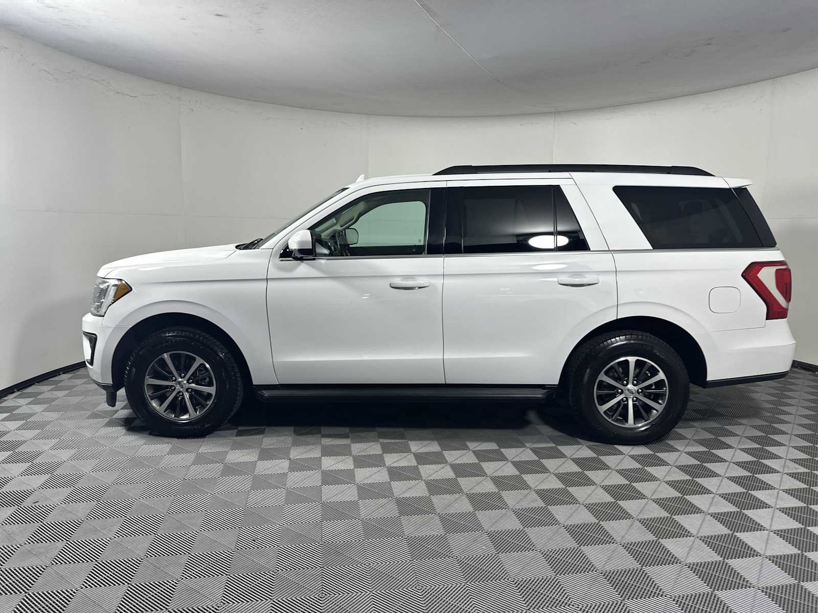 Certified 2020 Ford Expedition XLT image 2