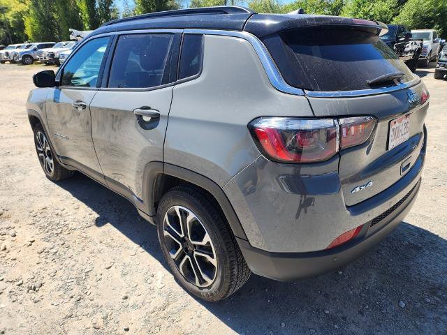Used 2023 Jeep Compass Limited image 3