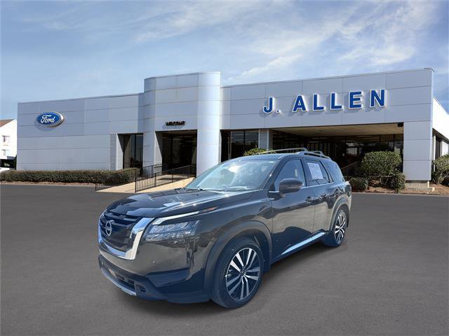 Used 2025 Nissan Pathfinder Platinum w/ Cargo Package