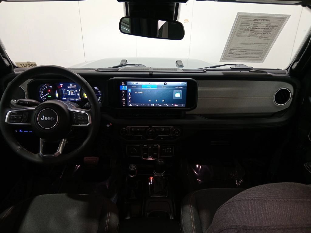 Used 2024 Jeep Wrangler Unlimited Sahara image 14
