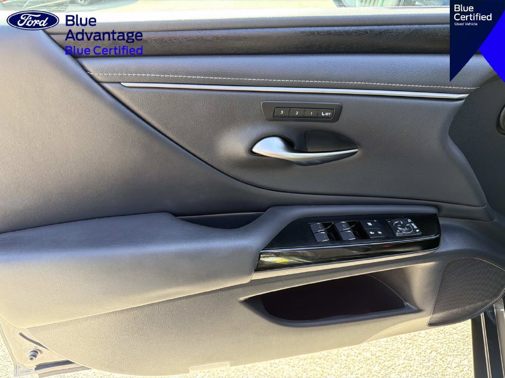 Used 2023 Lexus ES 300h w/ Premium Package FWD image 15