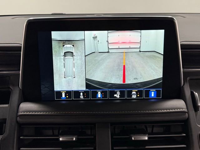 Used 2023 GMC Yukon XL SLT w/ SLT Luxury Package image 28