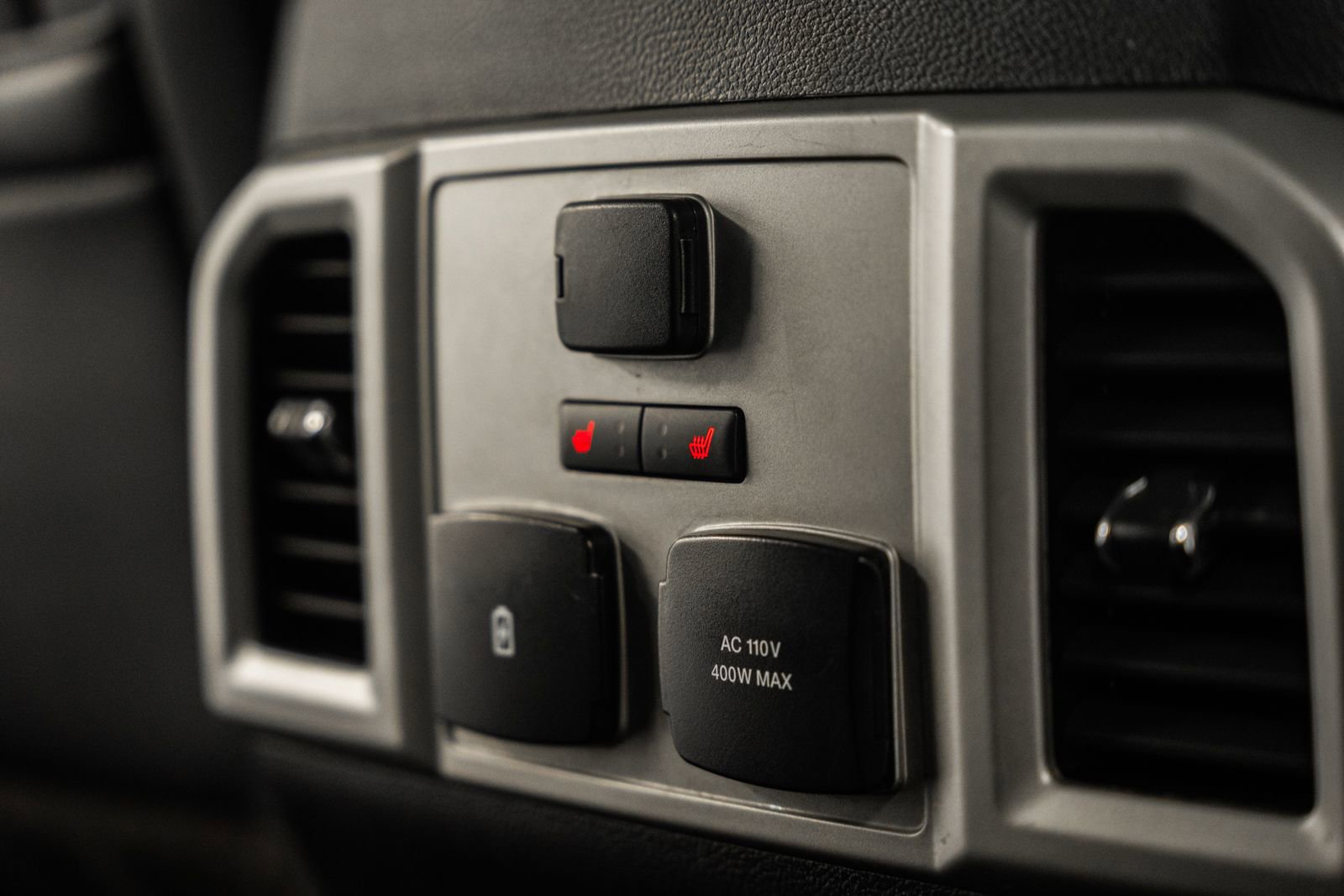 Certified 2019 Ford F150 Lariat w/ Equipment Group 502A Luxury image 39