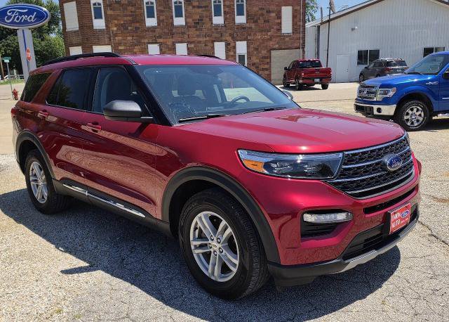 Certified 2024 Ford Explorer XLT w/ Equipment Group 202A AWD/4WD image 2