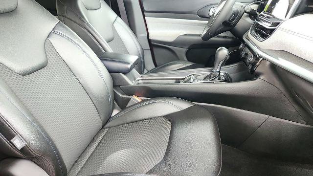 Used 2024 Jeep Compass Latitude AWD/4WD image 31