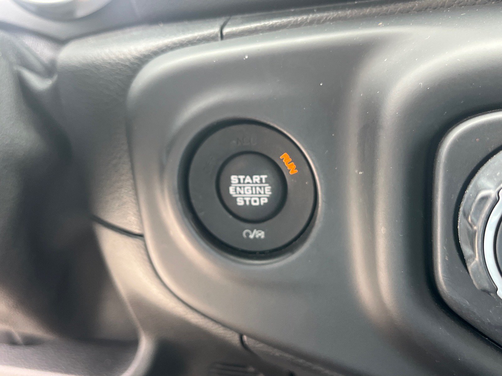 Used 2021 Jeep Gladiator Overland AWD/4WD image 16