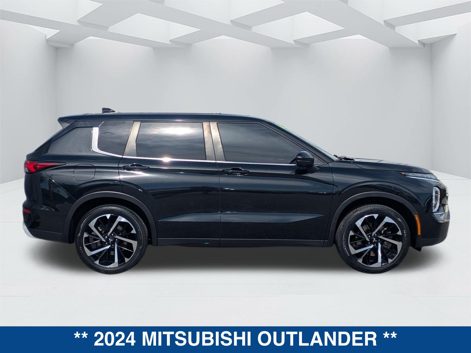 Used 2024 Mitsubishi Outlander SE FWD video 3
