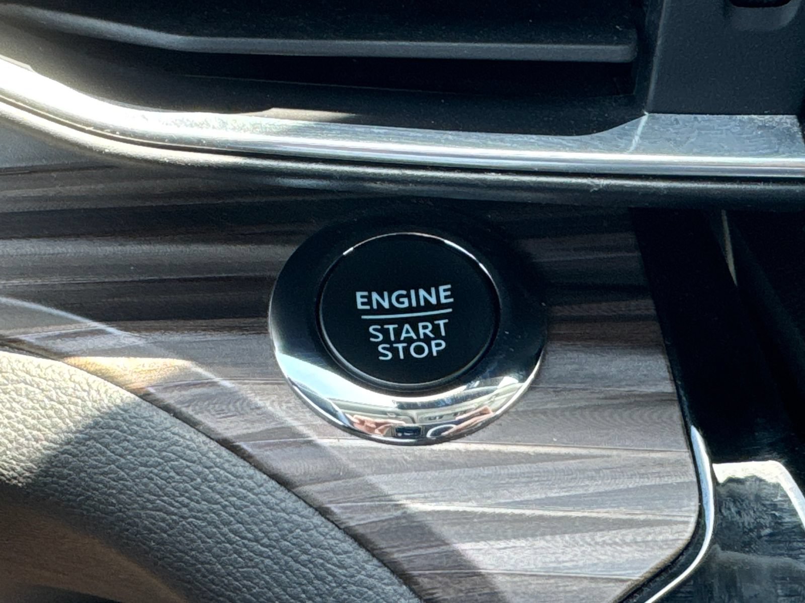 Certified 2023 Ford Explorer Limited RWD image 30