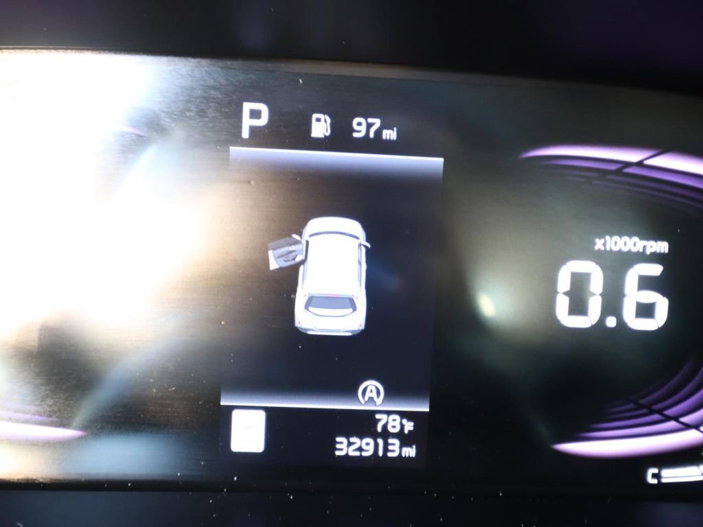 Used 2025 Kia Soul LX w/ LX Technology Package image 18