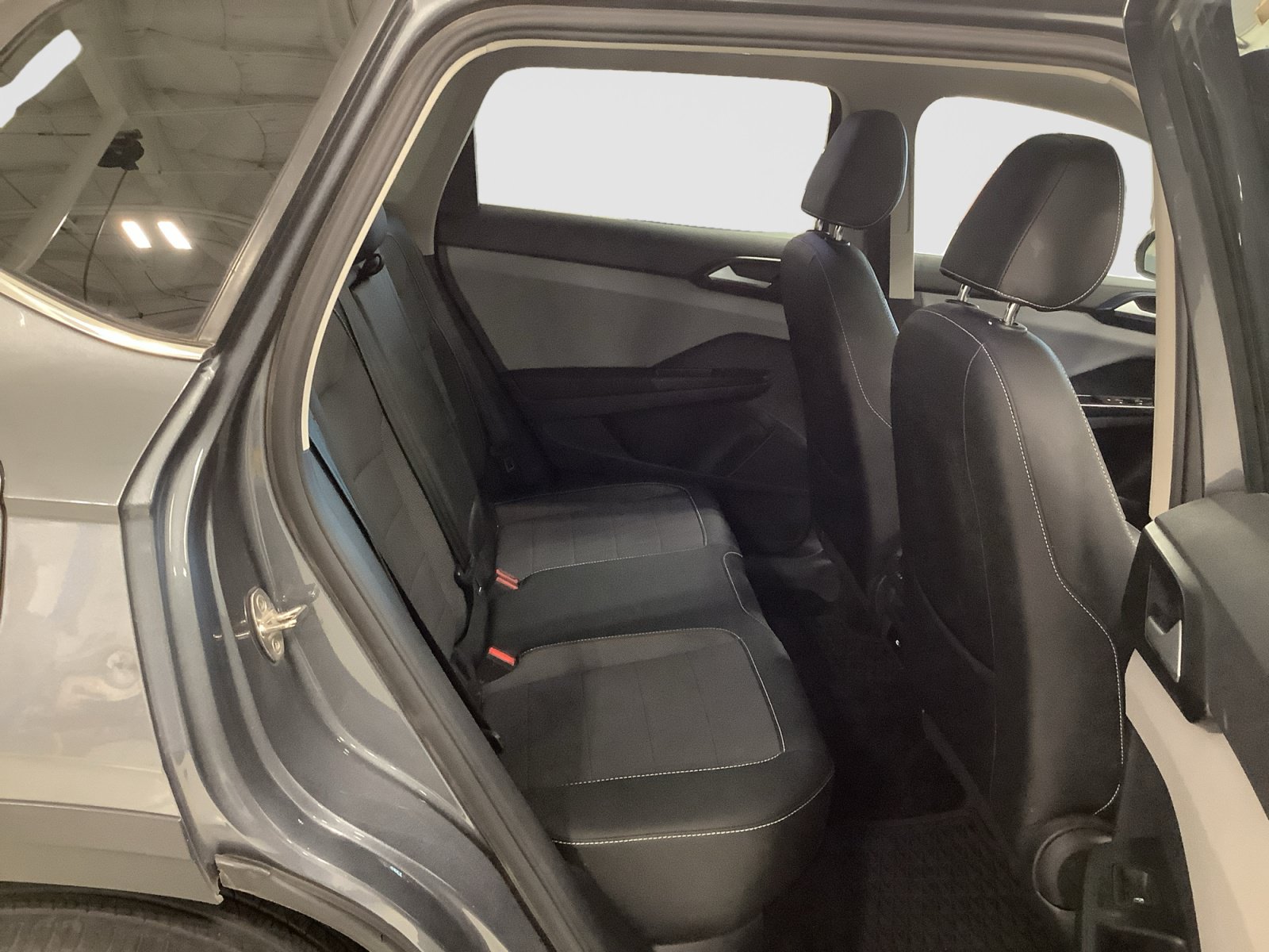 Used 2022 Volkswagen Taos SE FWD image 14