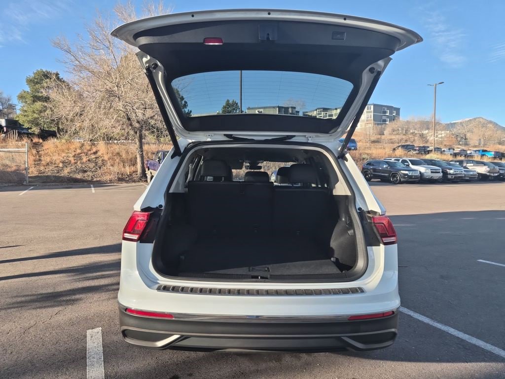 Used 2024 Volkswagen Tiguan Wolfsburg Edition image 23