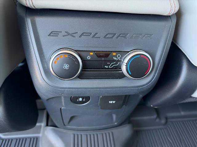 Certified 2025 Ford Explorer Active w/ Active Comfort Package RWD image 15